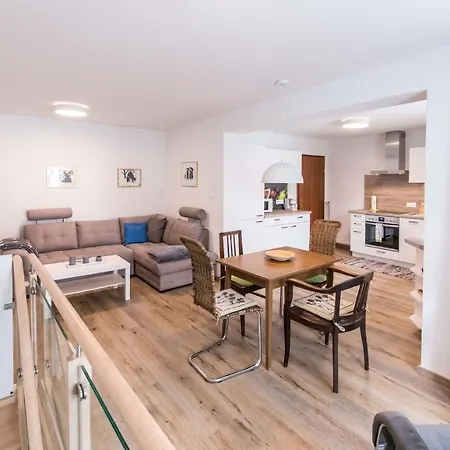 Pickert Apartment *