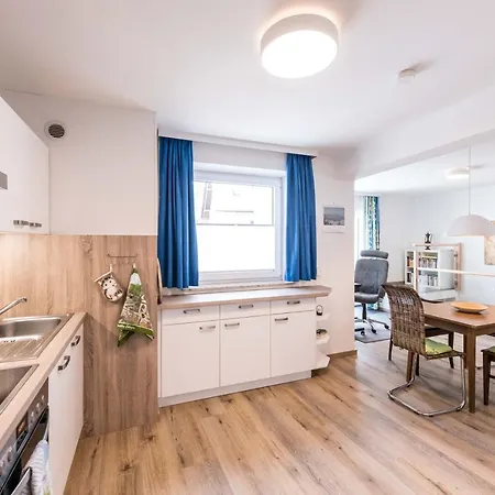 Pickert Apartment *